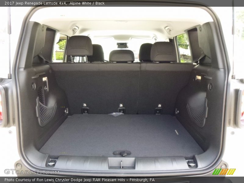 Alpine White / Black 2017 Jeep Renegade Latitude 4x4