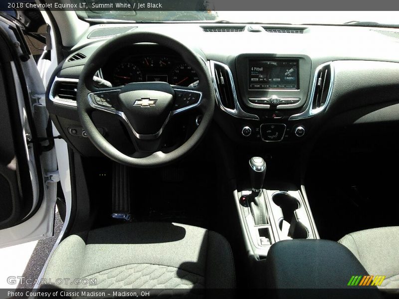 Summit White / Jet Black 2018 Chevrolet Equinox LT