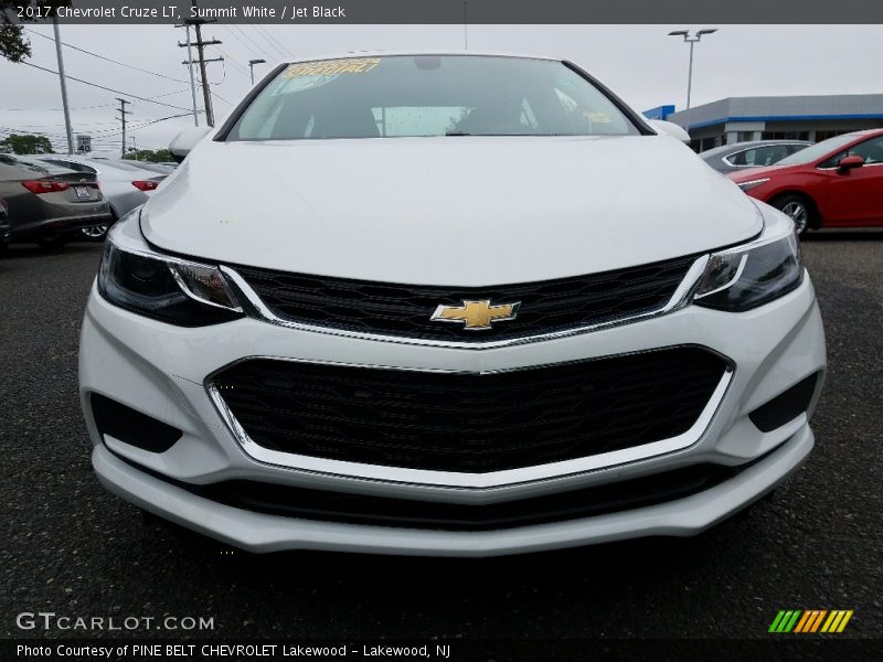 Summit White / Jet Black 2017 Chevrolet Cruze LT