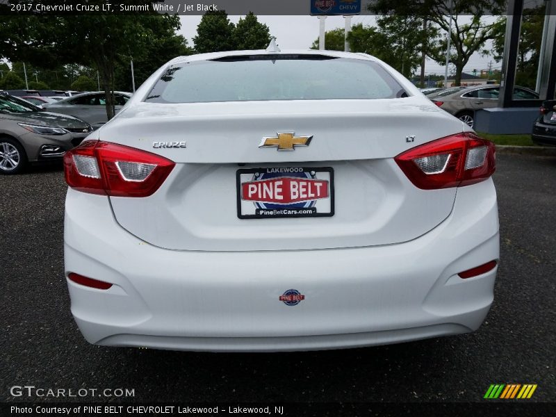 Summit White / Jet Black 2017 Chevrolet Cruze LT