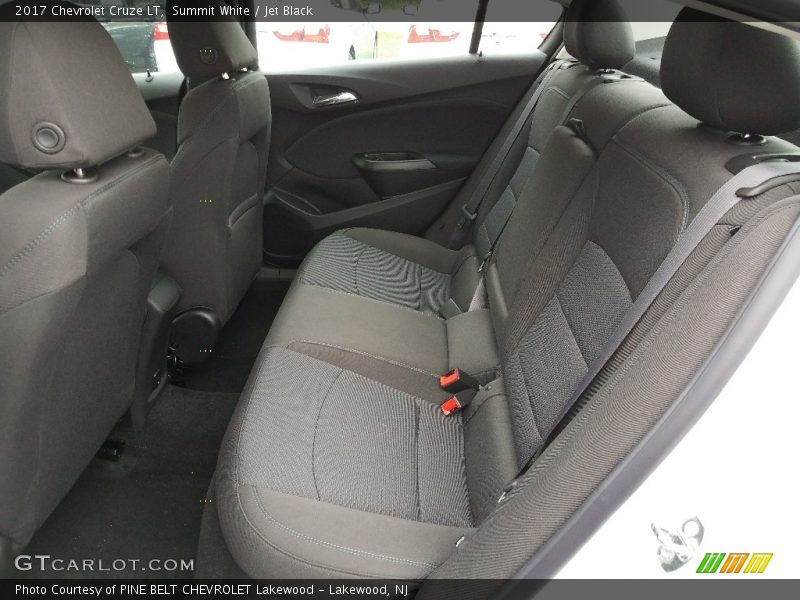 Summit White / Jet Black 2017 Chevrolet Cruze LT