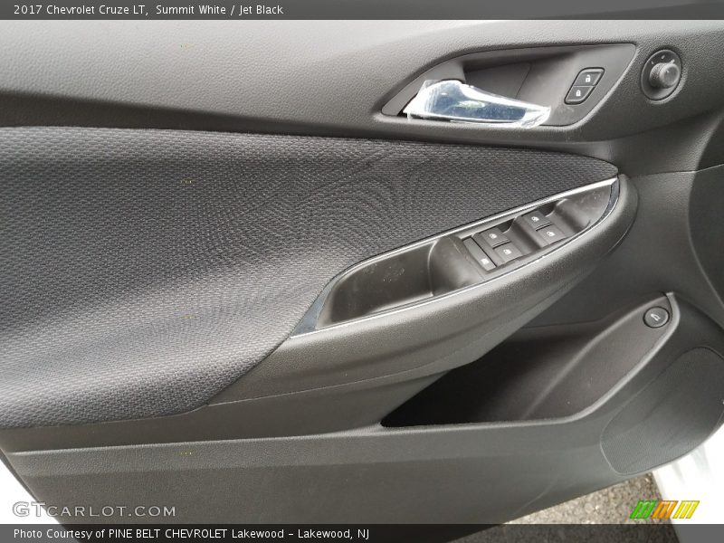 Summit White / Jet Black 2017 Chevrolet Cruze LT