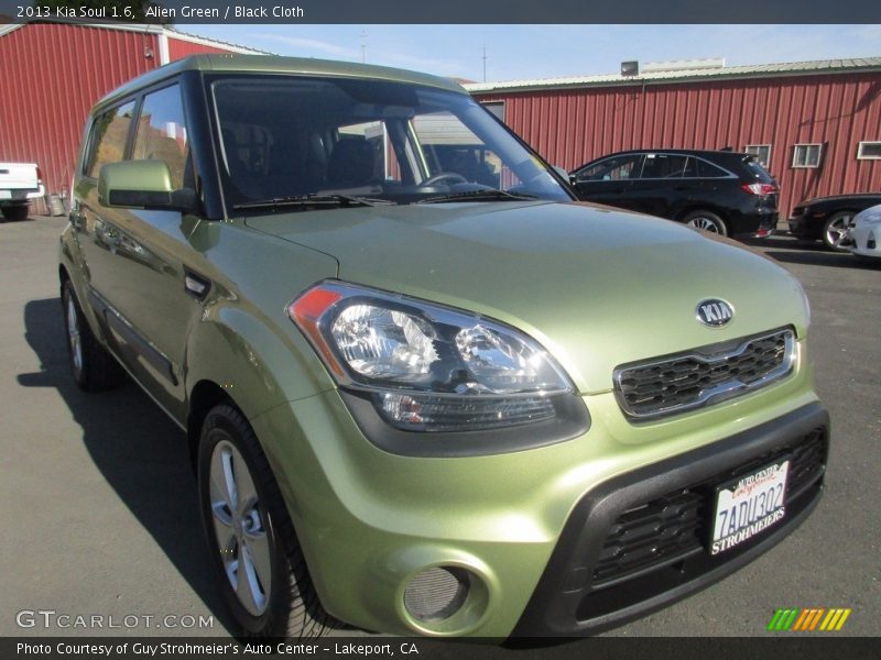 Alien Green / Black Cloth 2013 Kia Soul 1.6