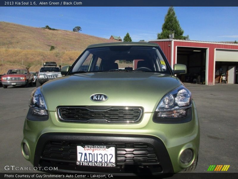 Alien Green / Black Cloth 2013 Kia Soul 1.6