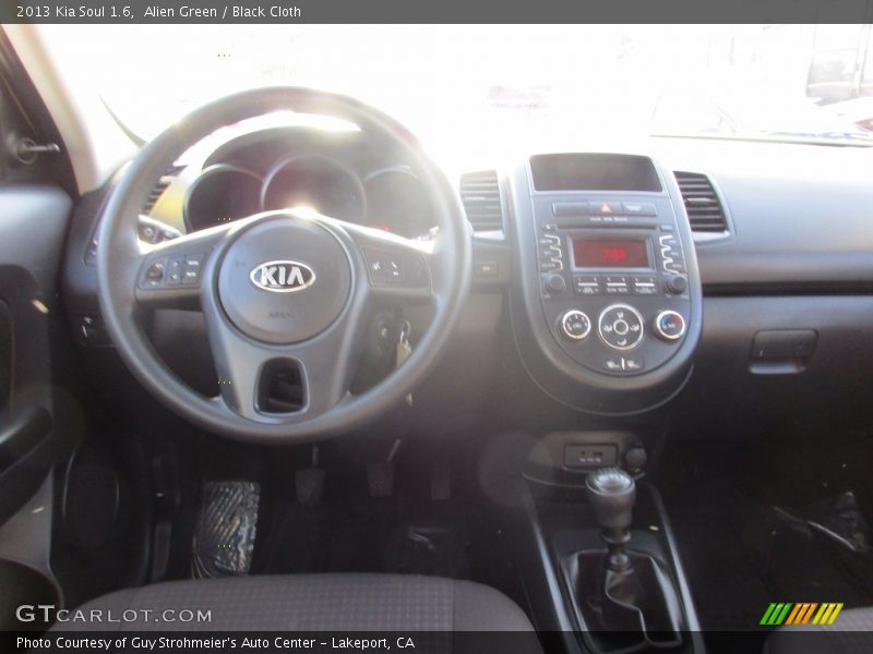 Alien Green / Black Cloth 2013 Kia Soul 1.6