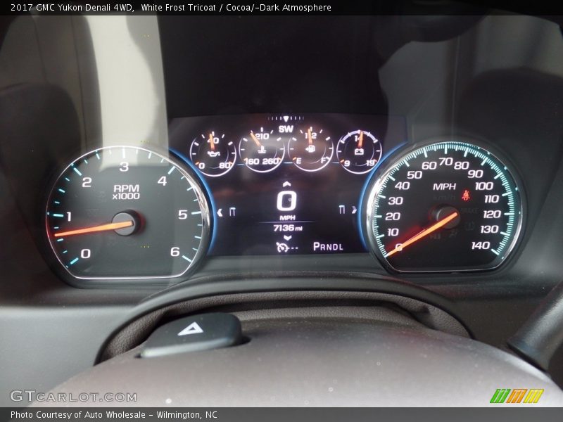 White Frost Tricoat / Cocoa/­Dark Atmosphere 2017 GMC Yukon Denali 4WD