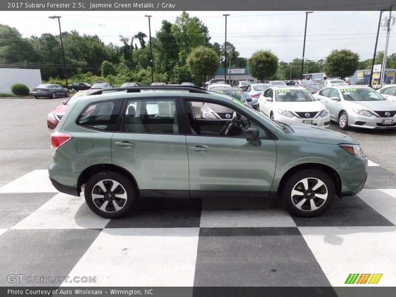 Jasmine Green Metallic / Gray 2017 Subaru Forester 2.5i