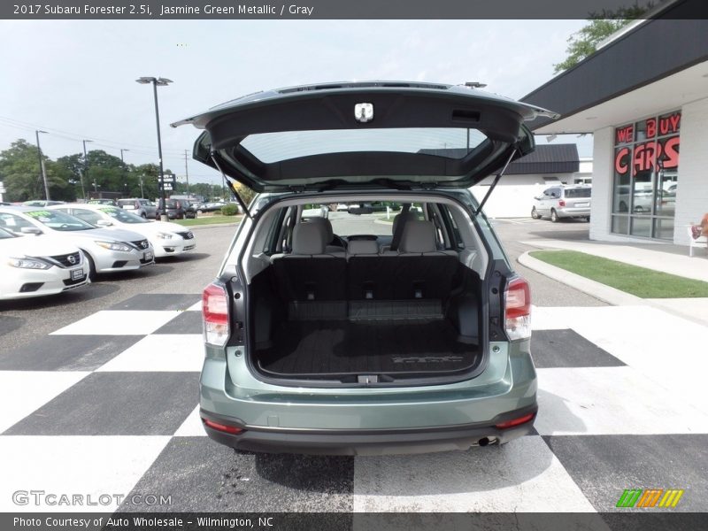 Jasmine Green Metallic / Gray 2017 Subaru Forester 2.5i