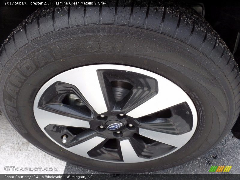 Jasmine Green Metallic / Gray 2017 Subaru Forester 2.5i
