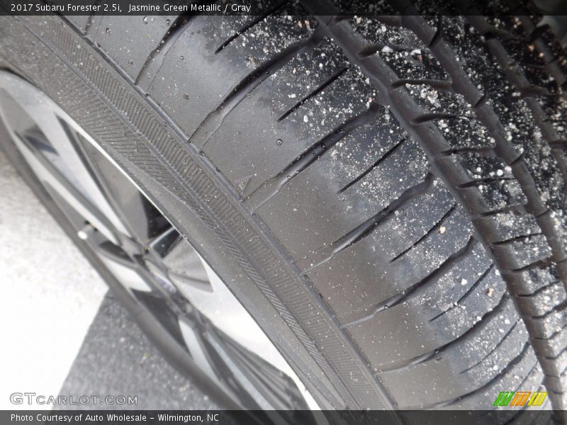 Jasmine Green Metallic / Gray 2017 Subaru Forester 2.5i