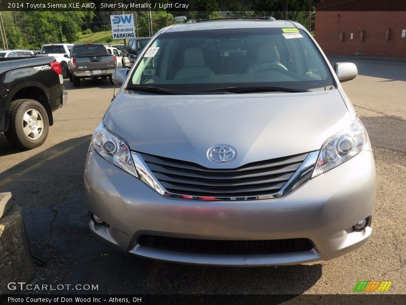 Silver Sky Metallic / Light Gray 2014 Toyota Sienna XLE AWD