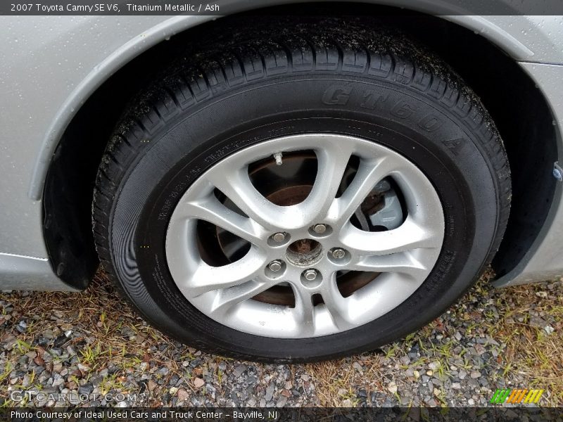 Titanium Metallic / Ash 2007 Toyota Camry SE V6