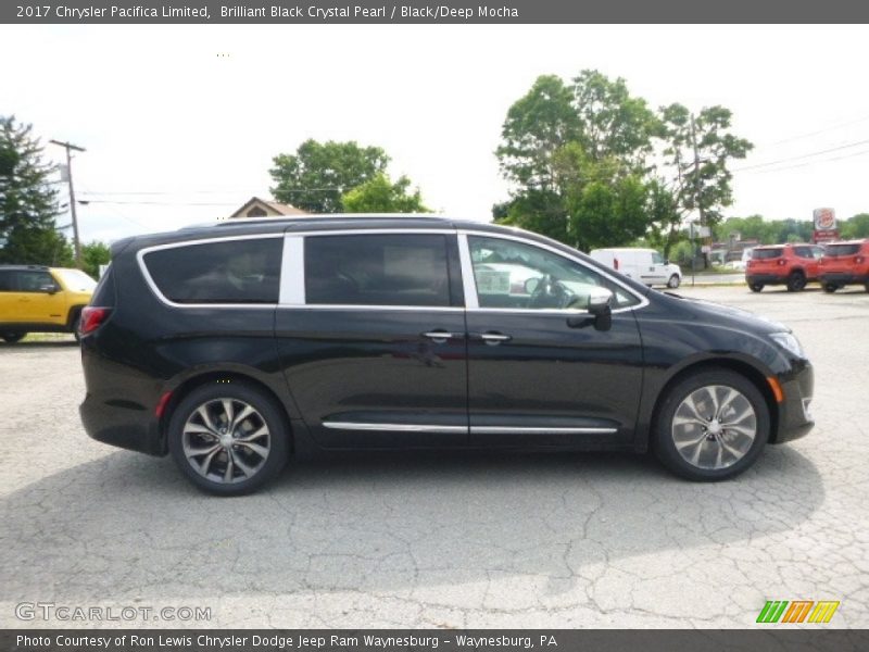 Brilliant Black Crystal Pearl / Black/Deep Mocha 2017 Chrysler Pacifica Limited