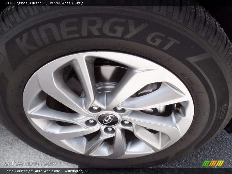 Winter White / Gray 2016 Hyundai Tucson SE