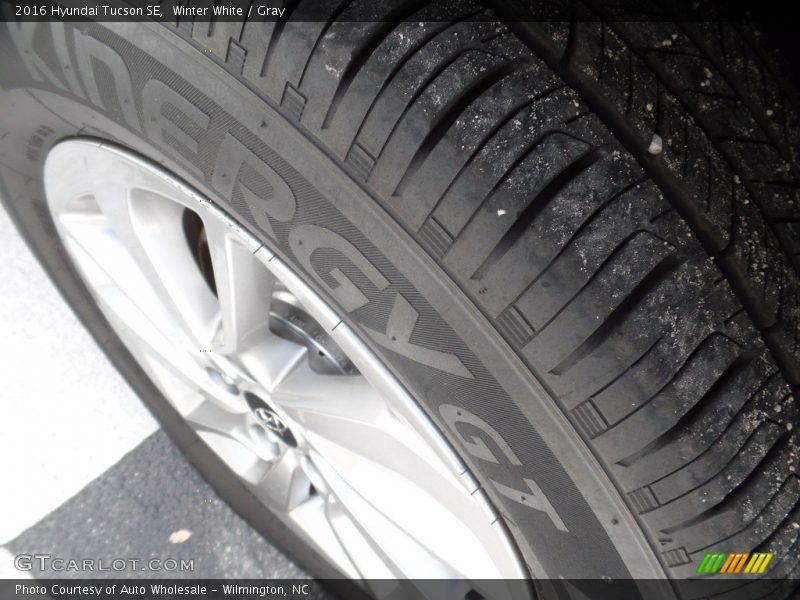Winter White / Gray 2016 Hyundai Tucson SE