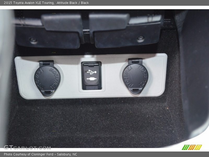 Attitude Black / Black 2015 Toyota Avalon XLE Touring