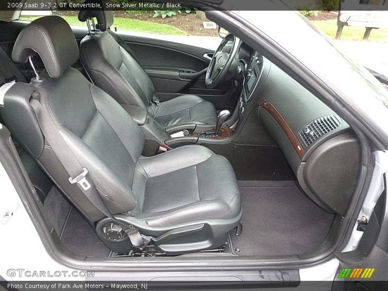 Front Seat of 2009 9-3 2.0T Convertible