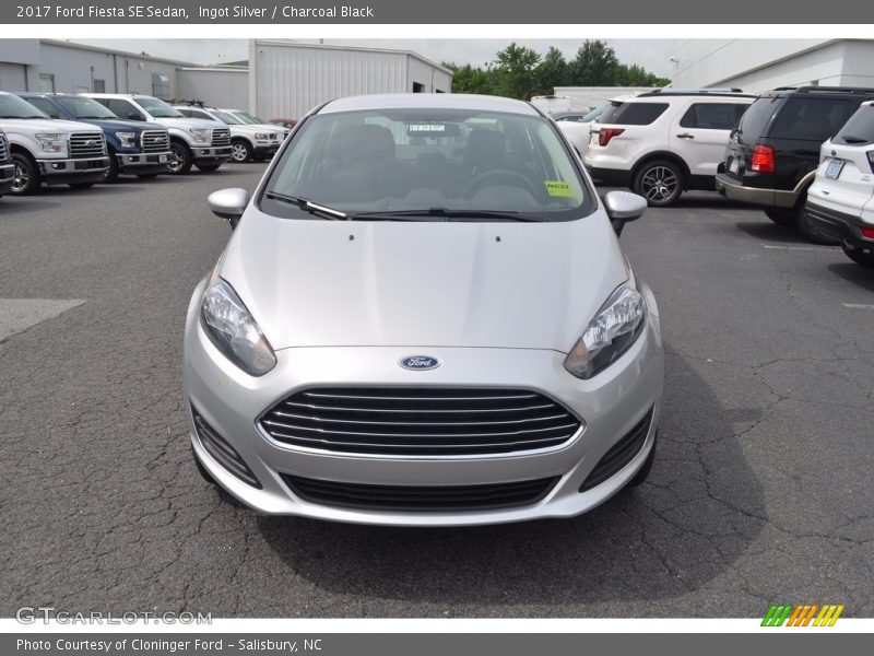 Ingot Silver / Charcoal Black 2017 Ford Fiesta SE Sedan
