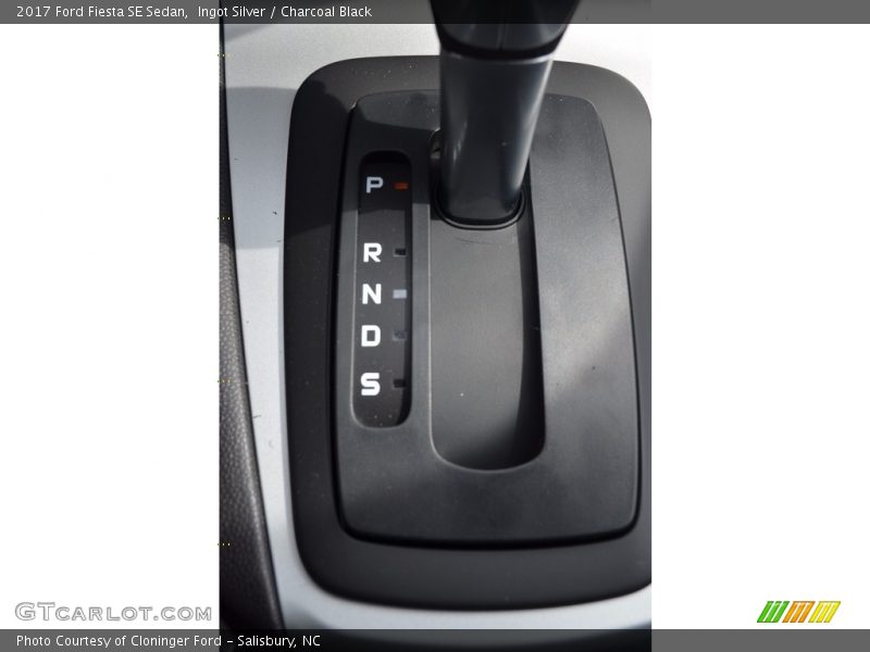 Ingot Silver / Charcoal Black 2017 Ford Fiesta SE Sedan
