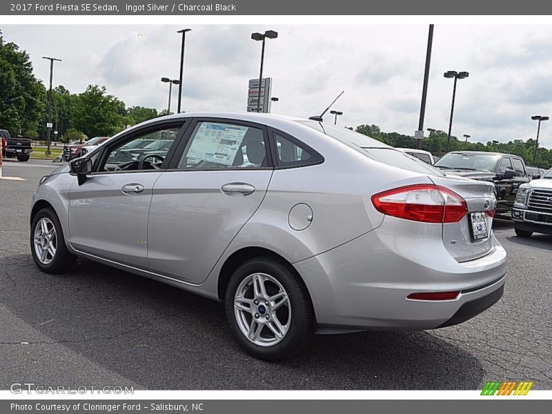 Ingot Silver / Charcoal Black 2017 Ford Fiesta SE Sedan