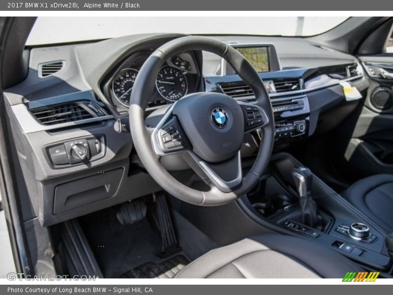 Alpine White / Black 2017 BMW X1 xDrive28i