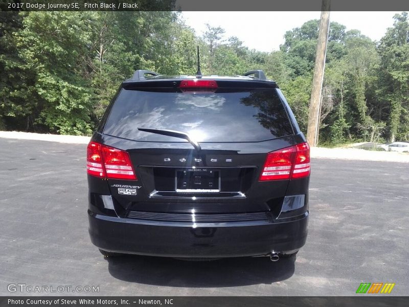 Pitch Black / Black 2017 Dodge Journey SE