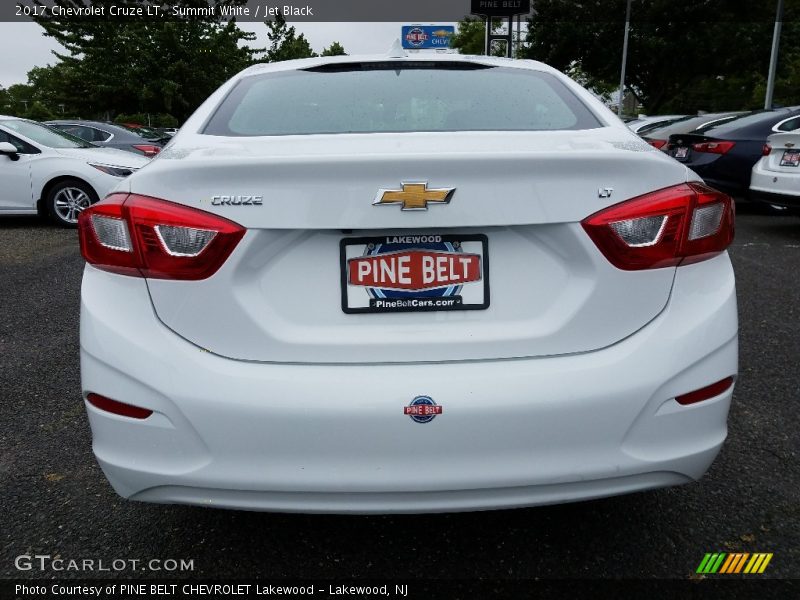 Summit White / Jet Black 2017 Chevrolet Cruze LT