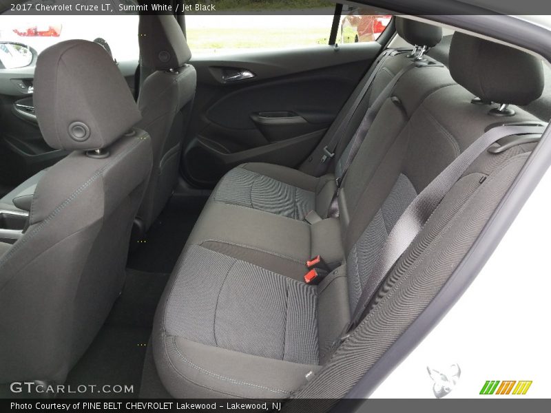 Summit White / Jet Black 2017 Chevrolet Cruze LT