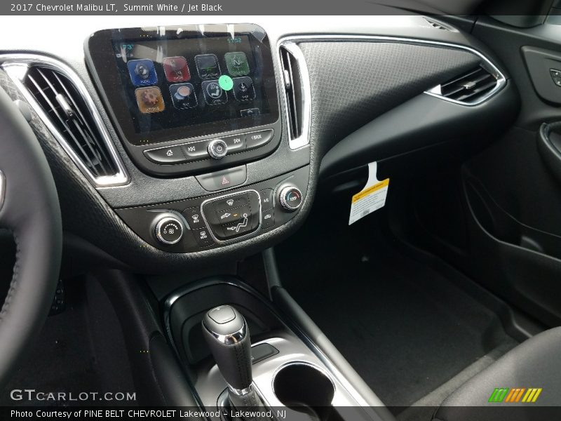 Summit White / Jet Black 2017 Chevrolet Malibu LT