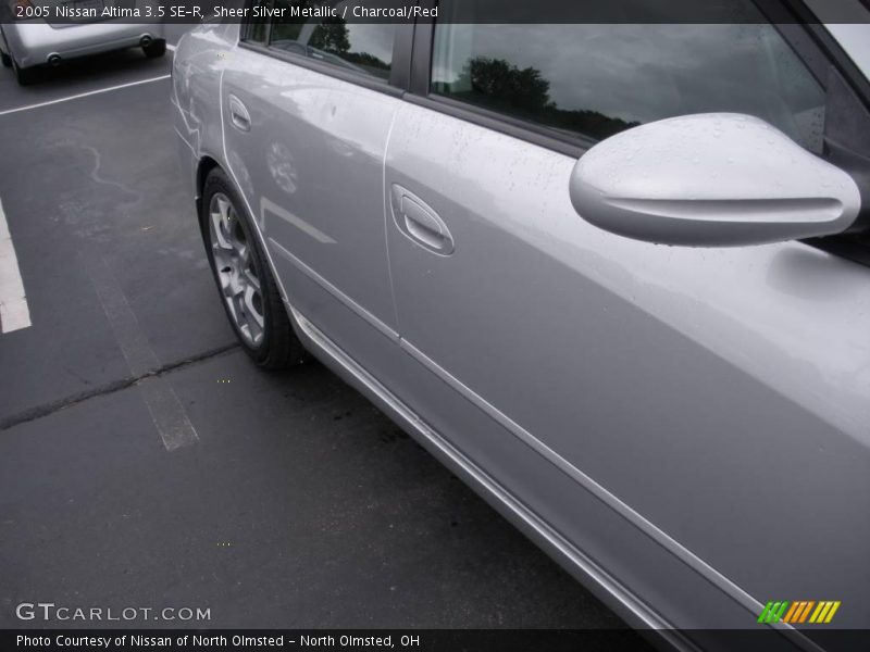 Sheer Silver Metallic / Charcoal/Red 2005 Nissan Altima 3.5 SE-R