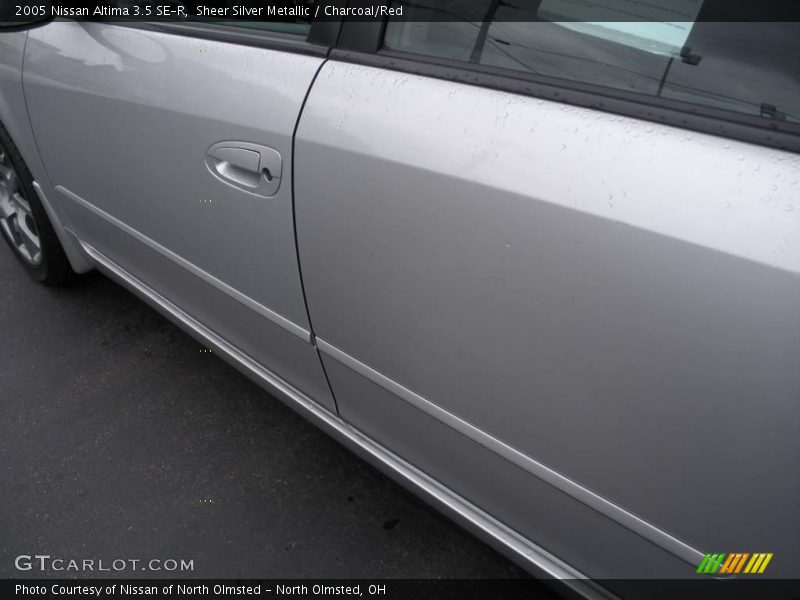 Sheer Silver Metallic / Charcoal/Red 2005 Nissan Altima 3.5 SE-R