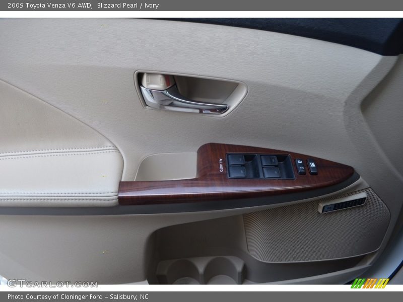 Blizzard Pearl / Ivory 2009 Toyota Venza V6 AWD