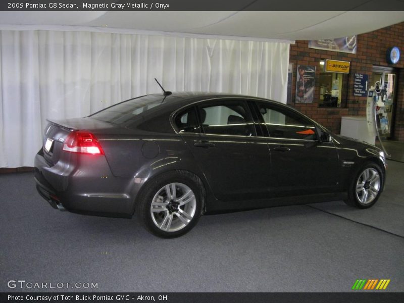 Magnetic Gray Metallic / Onyx 2009 Pontiac G8 Sedan