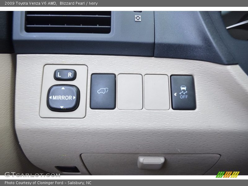 Blizzard Pearl / Ivory 2009 Toyota Venza V6 AWD