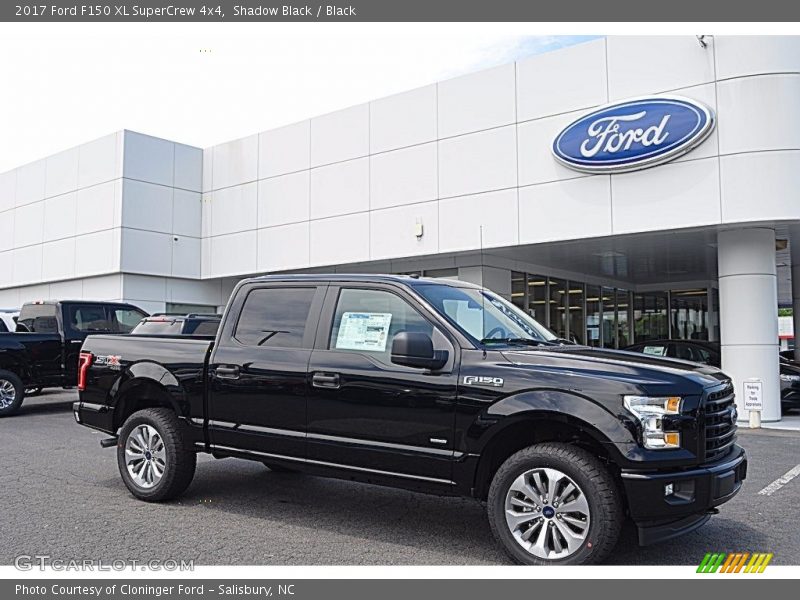 Front 3/4 View of 2017 F150 XL SuperCrew 4x4