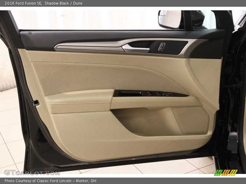 Shadow Black / Dune 2016 Ford Fusion SE