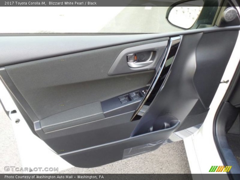 Blizzard White Pearl / Black 2017 Toyota Corolla iM