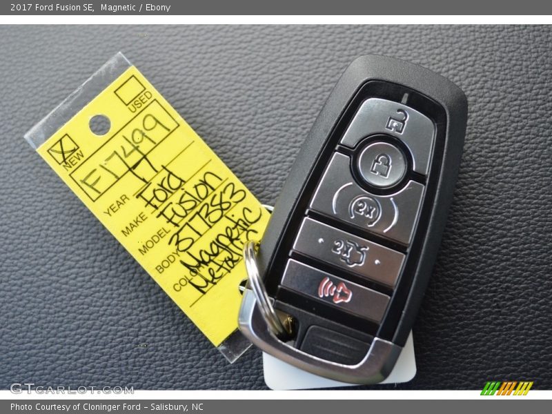 Magnetic / Ebony 2017 Ford Fusion SE