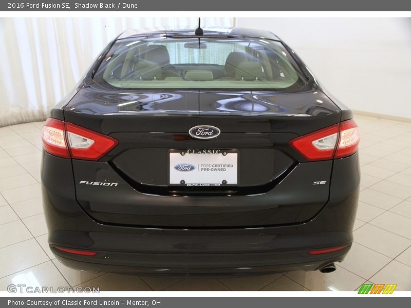 Shadow Black / Dune 2016 Ford Fusion SE