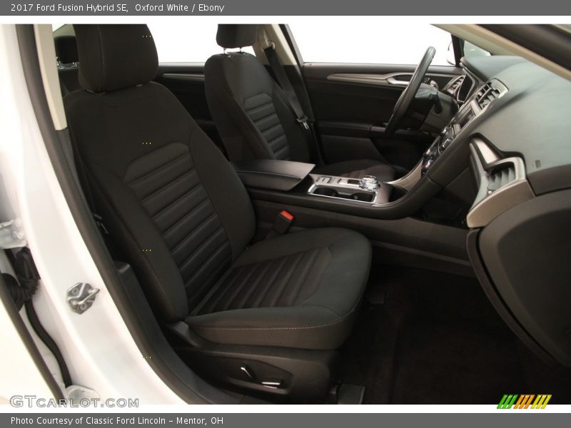 Oxford White / Ebony 2017 Ford Fusion Hybrid SE