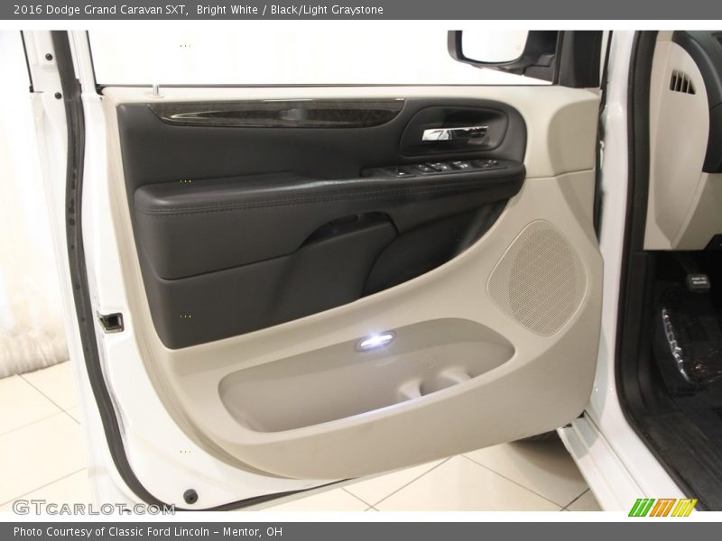 Bright White / Black/Light Graystone 2016 Dodge Grand Caravan SXT