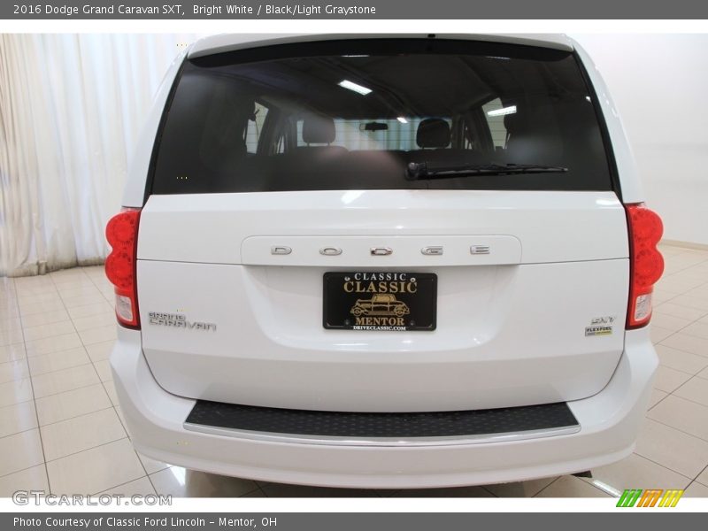 Bright White / Black/Light Graystone 2016 Dodge Grand Caravan SXT