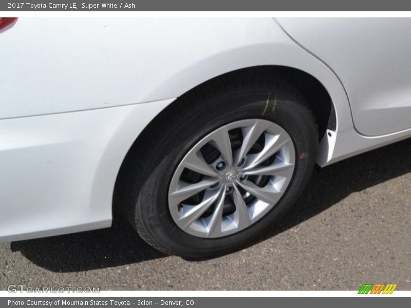 Super White / Ash 2017 Toyota Camry LE