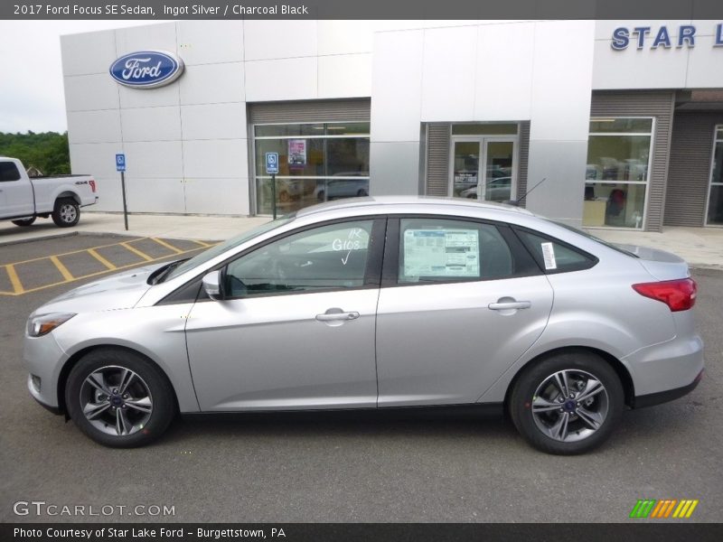 Ingot Silver / Charcoal Black 2017 Ford Focus SE Sedan