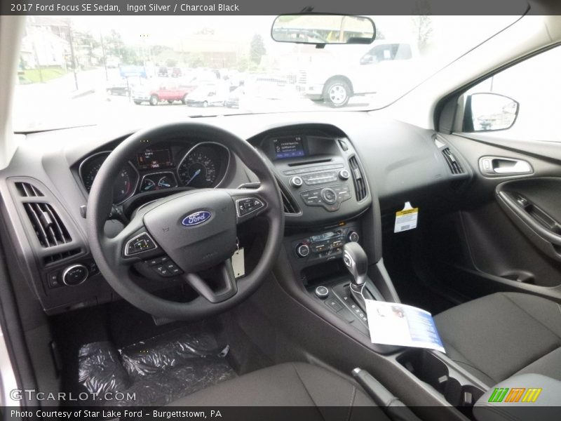  2017 Focus SE Sedan Charcoal Black Interior