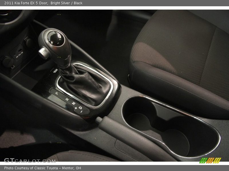 Bright Silver / Black 2011 Kia Forte EX 5 Door