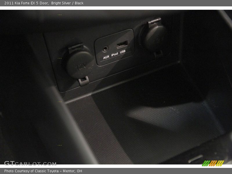 Bright Silver / Black 2011 Kia Forte EX 5 Door