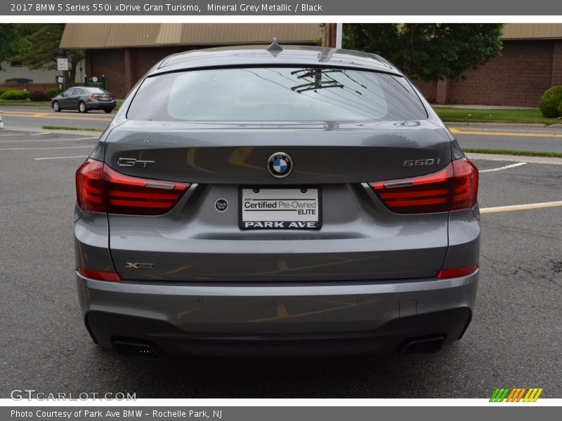 Mineral Grey Metallic / Black 2017 BMW 5 Series 550i xDrive Gran Turismo