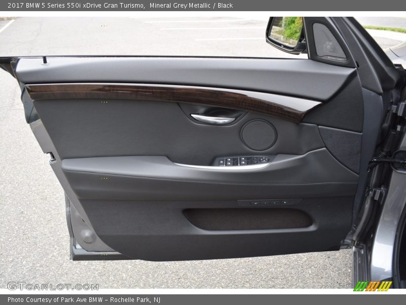 Door Panel of 2017 5 Series 550i xDrive Gran Turismo