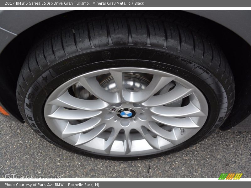 Mineral Grey Metallic / Black 2017 BMW 5 Series 550i xDrive Gran Turismo